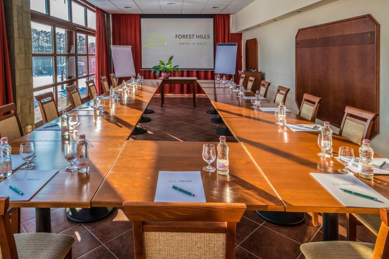 Hotel Forest Hills Zirc Bagian luar foto