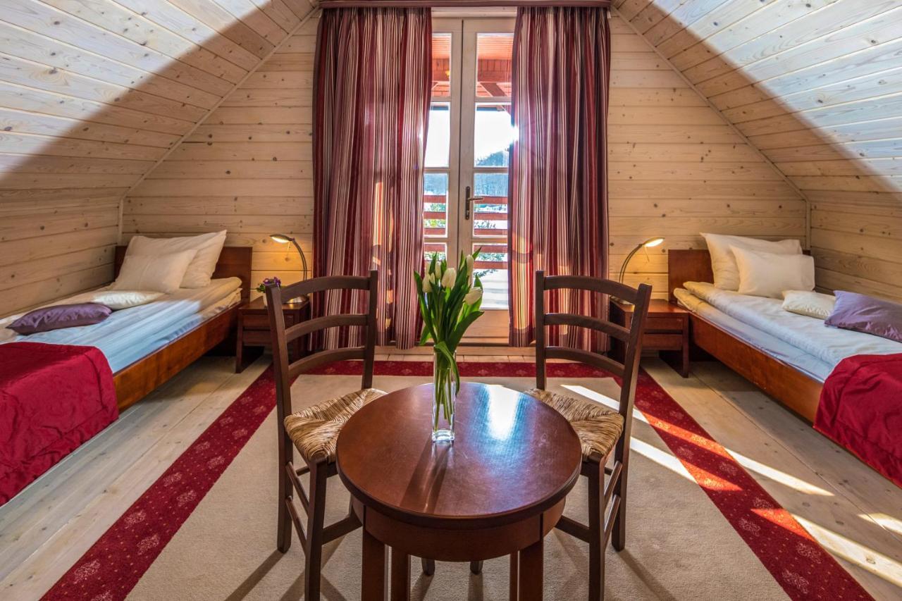 Hotel Forest Hills Zirc Bagian luar foto
